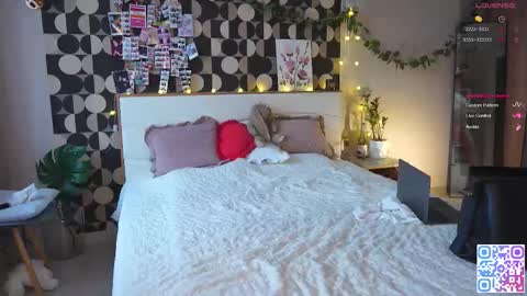 my fansly Charming daisy              My Wishlist  for new toys     online show from February 2026 11:31:01 AM