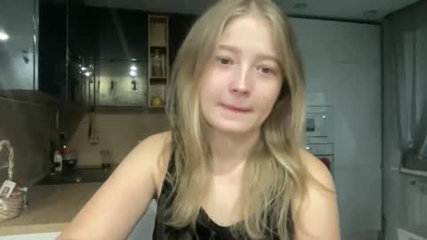 Sarah online show from September 2025 03:23:01 PM