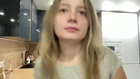 Sarah online show from September 2025 03:00:02 PM