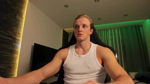 Snapshot of chasereed_ chatting on November 2025 10:56:02 PM Chase Reed online show from November 2025 10:56:02 PM