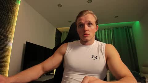 Snapshot of chasereed_ chatting on November 2025 10:32:02 PM Chase Reed online show from November 2025 10:32:02 PM