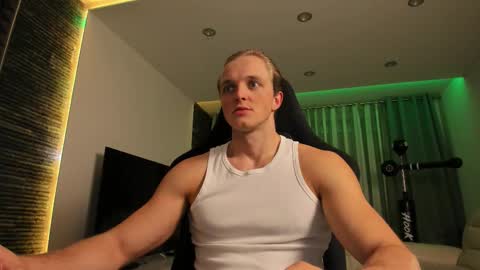 Snapshot of chasereed_ chatting on December 2025 08:36:02 PM Chase Reed online show from December 2025 08:36:02 PM