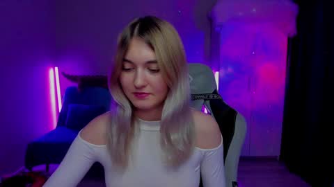 Snapshot of chatur_lady_ chatting on January 2025 09:00:01 AM Betty online show from January 2025 09:00:01 AM