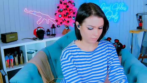 Snapshot of chaturkaterina chatting on January 2025 10:13:01 PM Miss Harmony online show from January 2025 10:13:01 PM