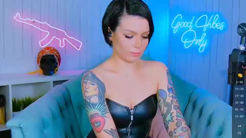 Snapshot of chaturkaterina chatting on February 2025 07:20:01 AM Miss Harmony online show from February 2025 07:20:01 AM