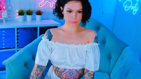 Snapshot of chaturkaterina chatting on October 2025 05:37:02 AM Miss Harmony online show from October 2025 05:37:02 AM