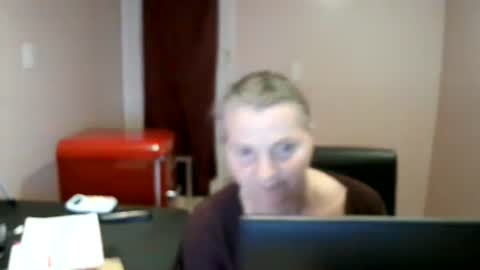 Snapshot of chealsiek chatting on October 2025 12:41:02 AM chealsiek online show from October 2025 12:41:02 AM