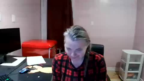 Snapshot of chealsiek chatting on October 2025 12:45:01 AM chealsiek online show from October 2025 12:45:01 AM