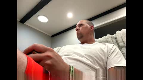 Snapshot of cheekclapper3000 chatting on April 2026 12:33:01 AM cheekclapper3000 online show from April 2026 12:33:01 AM