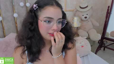 Snapshot of cheerrysweett chatting on December 2024 07:14:01 PM Baby Cherry online show from December 2024 07:14:01 PM