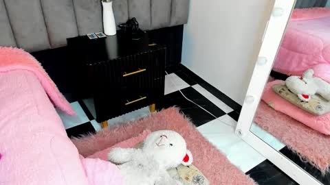 chelsea_bolton_ online show from November 2025 01:00:02 PM