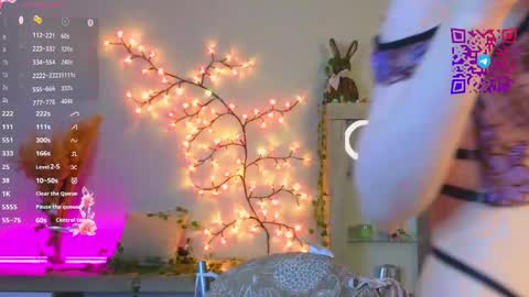 Mona online show from February 2025 03:08:01 PM