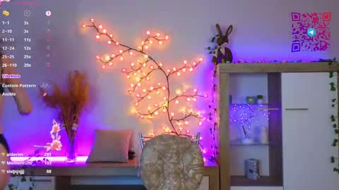 Mona online show from February 2025 09:23:01 PM