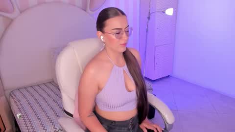 Snapshot of cherry_blond_ chatting on September 2025 08:57:01 PM Cherry online show from September 2025 08:57:01 PM
