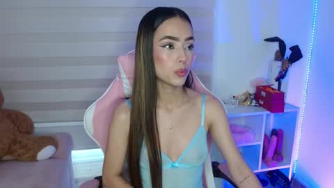 cherry_butterfly online show from November 2025 09:47:01 PM