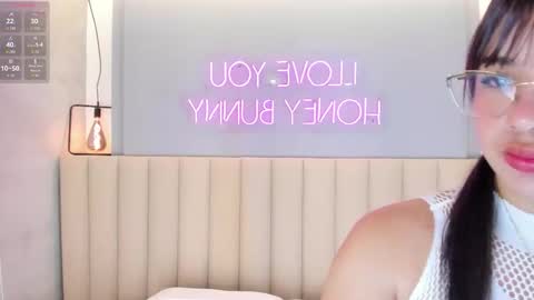 Snapshot of cherry_monroe_ chatting on January 2026 10:39:01 AM C H E R R Y online show from January 2026 10:39:01 AM