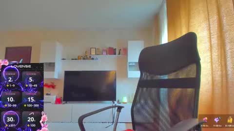 mayra online show from October 2025 08:46:02 AM