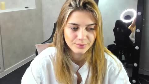 cherry_pr1ce online show from December 2024 10:28:01 PM