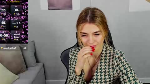 cherry_pr1ce online show from January 2025 07:32:02 AM