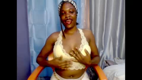 Snapshot of cherry_xchaos chatting on June 2026 06:36:02 AM Sophie online show from June 2026 06:36:02 AM