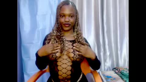 Snapshot of cherry_xchaos chatting on July 2026 07:29:02 PM Sophie online show from July 2026 07:29:02 PM