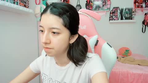 Snapshot of cherrymafer666 chatting on February 2025 06:59:01 PM cherrycute666 online show from February 2025 06:59:01 PM