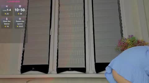 Lysia online show from November 2025 12:38:02 PM