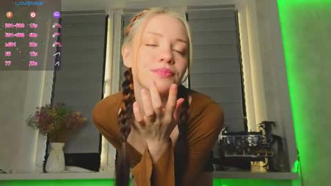 Lysia online show from April 2026 02:46:02 PM