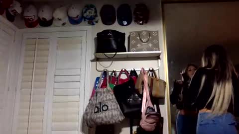 chicagobabe312 online show from November 2025 03:30:01 AM