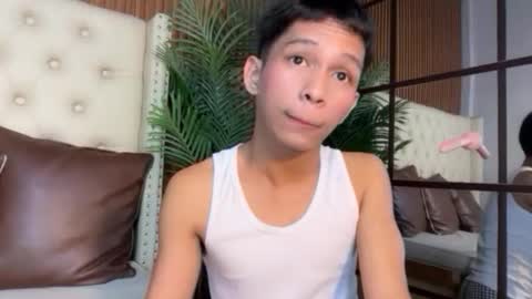 chick_renz online show from June 2026 02:19:01 PM