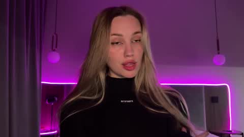 Goddess Vika - owner of all ur money online show from December 2025 03:17:01 PM