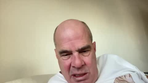 Snapshot of chillpuppy chatting on October 2025 10:42:02 PM chillpuppy online show from October 2025 10:42:02 PM