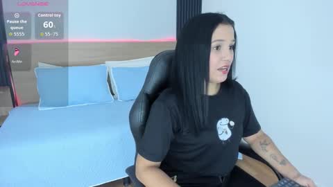 Chiqui online show from October 2025 07:11:01 PM