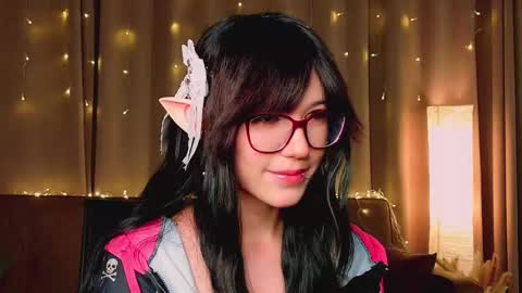 Leyna online show from January 2026 06:55:02 PM