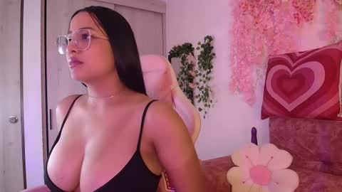chloe__moon_ online show from June 2026 04:17:01 AM