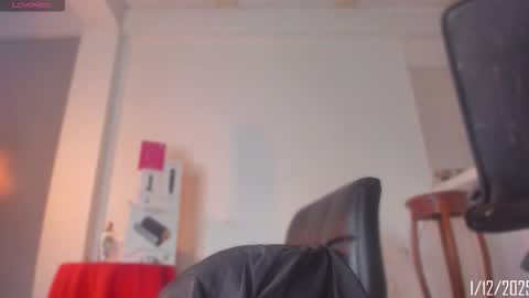 chloe_cooperr online show from December 2025 07:53:01 PM