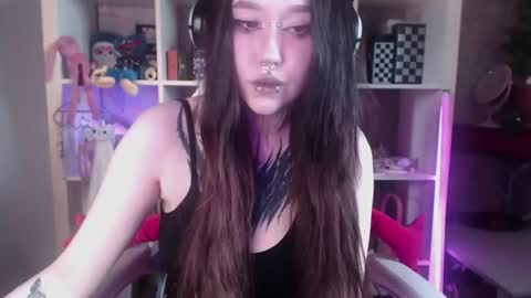 Snapshot of chloe_crystall_killer chatting on June 2026 10:49:02 AM chloe_crystall_killer online show from June 2026 10:49:02 AM
