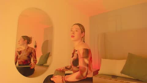 Chloe online show from March 2026 12:22:01 PM