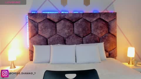 chloe_durand_ online show from October 2025 08:28:01 PM