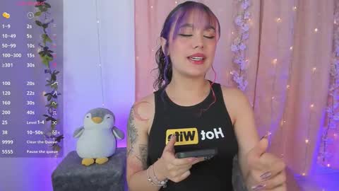 Chloe  online show from November 2025 02:01:02 AM