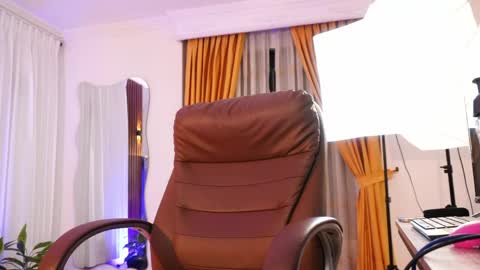 Snapshot of chloe_harriss chatting on April 2026 11:56:02 AM Chloe online show from April 2026 11:56:02 AM