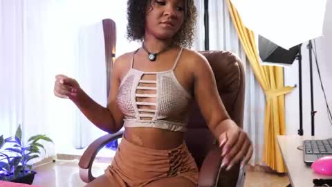 Snapshot of chloe_harriss chatting on April 2026 12:09:02 PM Chloe online show from April 2026 12:09:02 PM