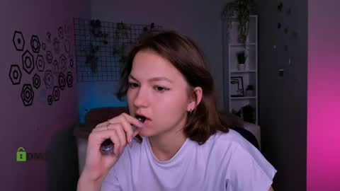 chloe_ley online show from April 2026 09:35:02 AM