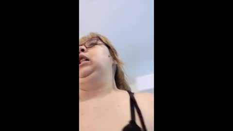 Snapshot of chloe_prg chatting on April 2026 04:39:01 AM chloe_prg online show from April 2026 04:39:01 AM