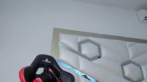 CHLOE online show from November 2025 05:59:01 PM