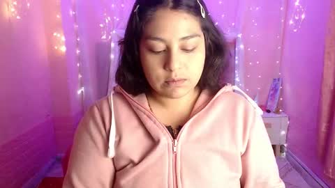 chloe_smith5 online show from September 2025 01:11:01 PM