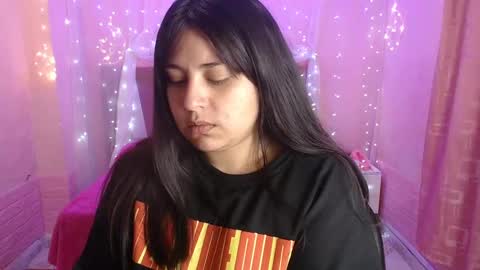 chloe_smith5 online show from October 2025 01:17:02 PM