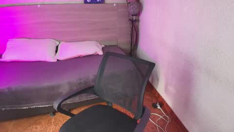 chloe_stark_ online show from May 2026 12:22:02 PM