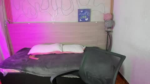 chloe_stark_ online show from May 2026 12:13:01 PM