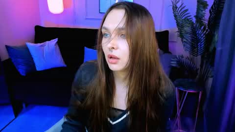 Snapshot of chloe_sunny chatting on July 2026 02:13:01 PM Chloe online show from July 2026 02:13:01 PM